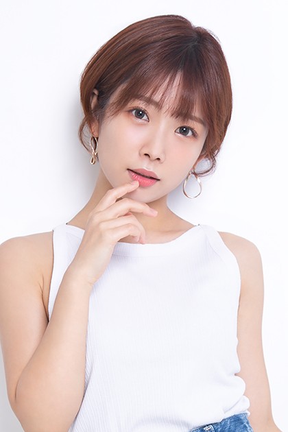 紗倉真菜(纱仓真奈)个人资料照片